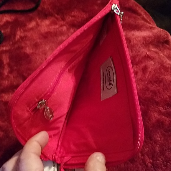Red wristlet - Picture 5 of 6